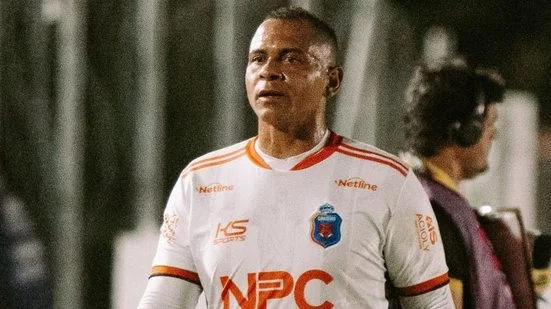 Árbitro saca arma em jogo de futsal infantil após discussão com pais de alunos