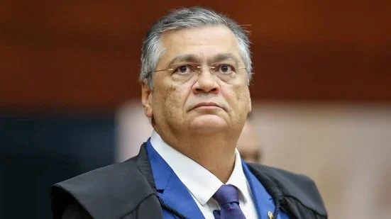 Flávio Dino determina que Polícia Federal investigue onda de ataques contra imagens religiosas no Brasil