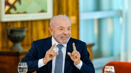Flávio Dino determina que Polícia Federal investigue onda de ataques contra imagens religiosas no Brasil