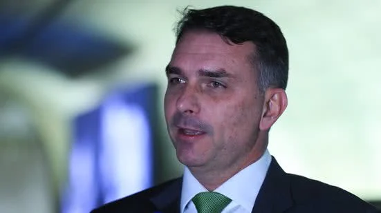 Flávio Dino determina que Polícia Federal investigue onda de ataques contra imagens religiosas no Brasil