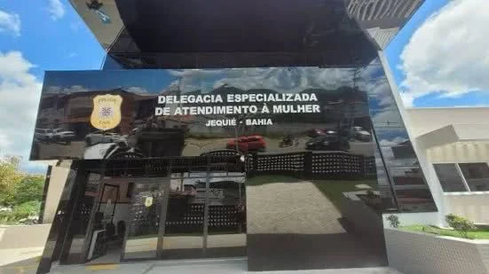 Adolescente de 15 anos é apreendido após agredir e manter a mãe em cárcere privado em Salvador
