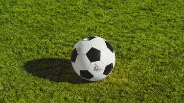 Assistente de arbitragem é agredida com soco no rosto durante partida no interior da Bahia