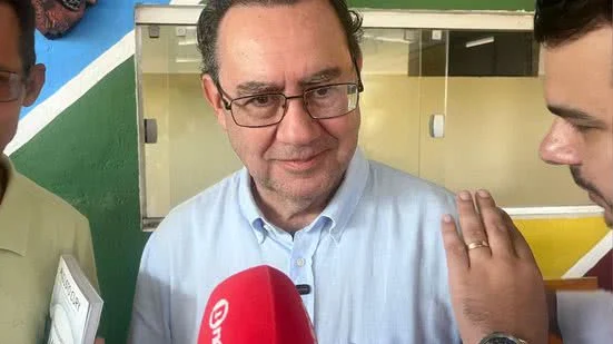 Augusto Cury apaga vídeo com críticas a Flávio Bolsonaro e pede respeito a opiniões divergentes