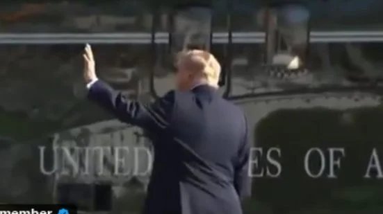 Donald Trump gera repercussão após acenar para espaço vazio ao embarcar em helicóptero