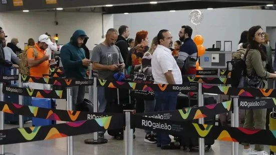 Fiscalização encontra fezes e urina de ratos em confeitaria onde cliente achou roedor em bolo