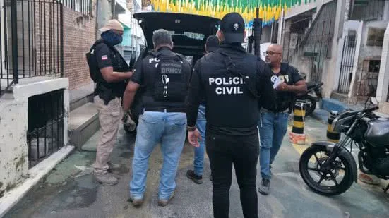 Homem é preso suspeito de aplicar golpe de R$ 25 mil contra idoso na Bahia