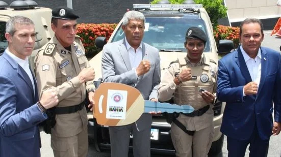 Jerônimo Rodrigues adia mudanças no secretariado da Bahia e foca em transição na Segurança Pública