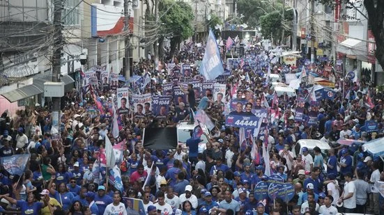 Kiki Bispo projeta vitória de ACM Neto após caminhada mobilizar apoiadores em Salvador