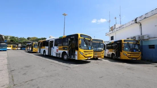 Polícia Federal abre inquérito para investigar atrasos e falta de ônibus no segundo turno das eleições